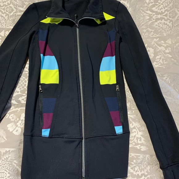 Lulu jacket size 4i believe. Tag is missing - Picture 2 of 4